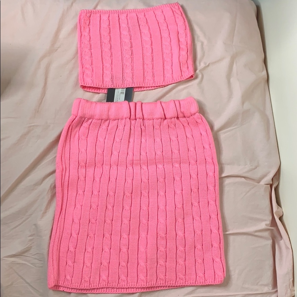 Pink knitted set